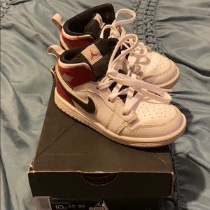 Jordan 1 mid red and black